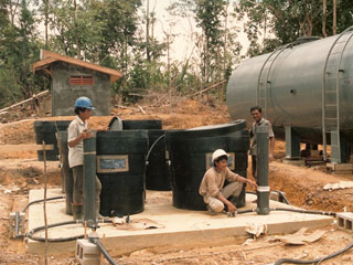 Installing solar powered Potapak tanks in Indonesia